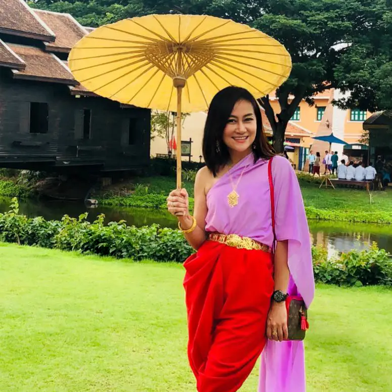 KC van KC Thaise Massage & Wellness met parasol